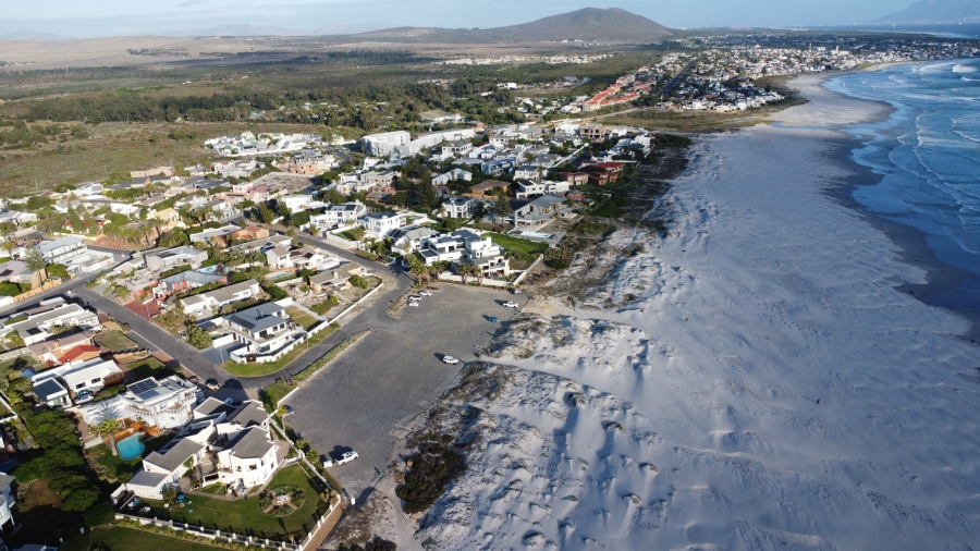 4 Bedroom Property for Sale in Van Riebeeckstrand Western Cape